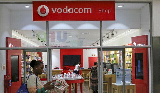 CEO&#039;su açıkladı: Vodafone 11 bin kişiyi işten çıkarıyor