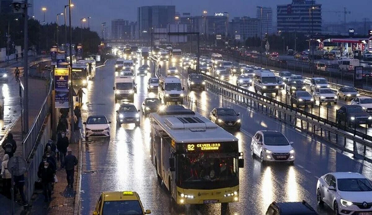 İstanbul&#039;da toplu taşıma saat kaça kadar? 28 Mayıs, metro, metrobüs, Marmaray sefer saatleri...