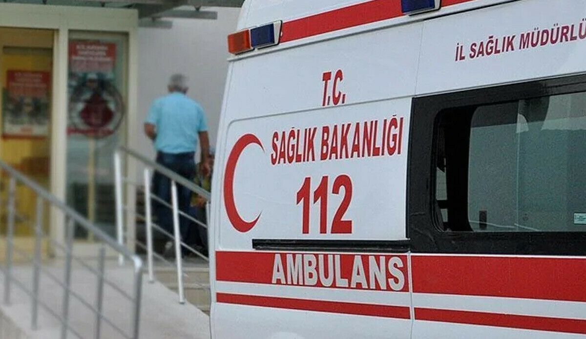 İzmir&#039;de cezaevi nakil aracı devrildi: 10&#039;u asker 11 kişi yaralandı