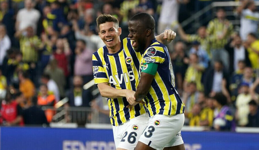 ÖZET Fenerbahçe - Antalyaspor (2-0 Maç Sonucu) Enner Valencia rekor kırdı