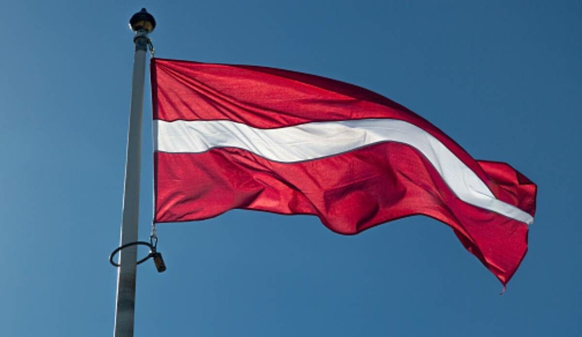 Letonya Rusya&#039;ya sınırını kapattı