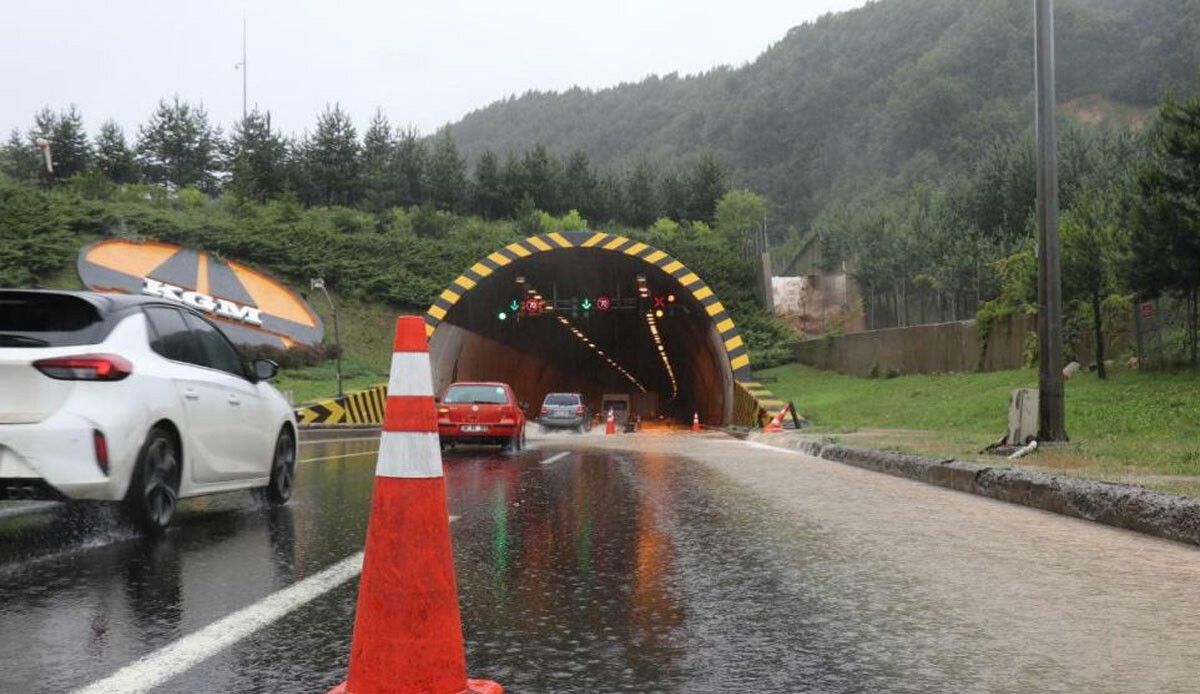 Bolu Dağı Tüneli ve TEM Otoyolu ulaşıma kapatıldı: Bakan Uraloğlu bölgede