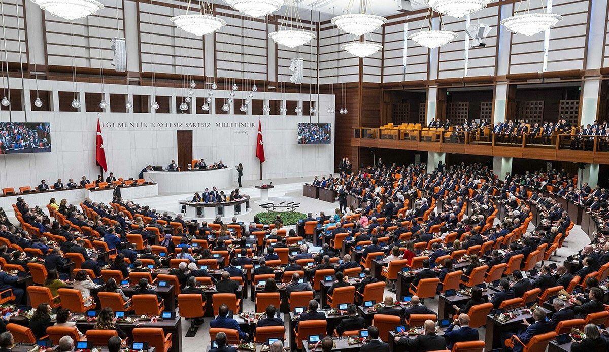 Meclis CHP&#039;nin çağrısıyla tatilden dönüyor: Gündem KDV ve ÖTV zamları