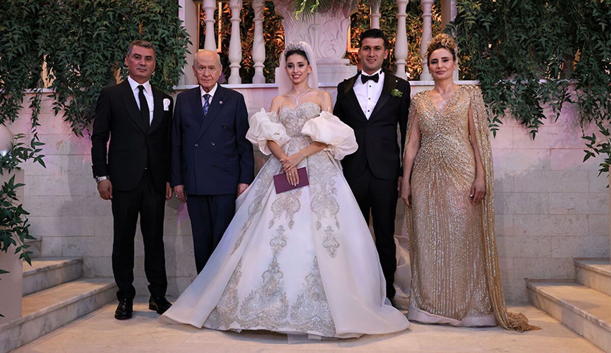 Devlet Bahçeli, Gölbaşı Belediye Başkanı Şimşek&#039;in kızının nikah şahidi oldu