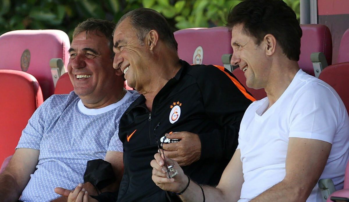 Galatasaray&#039;dan Gheorghe Hagi paylaşımı: 26 senelik imza unutulmadı