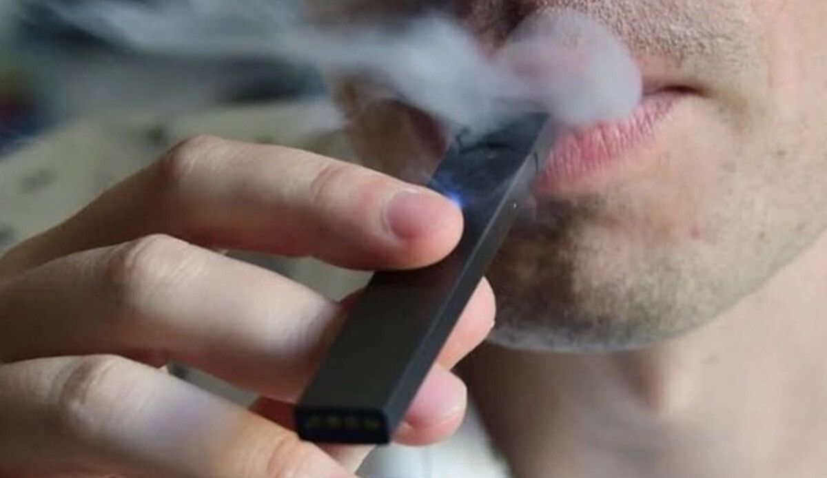 Bilim adamlarından elektronik sigara uyarısı: 30 günde belirtiler ortaya çıkıyor
