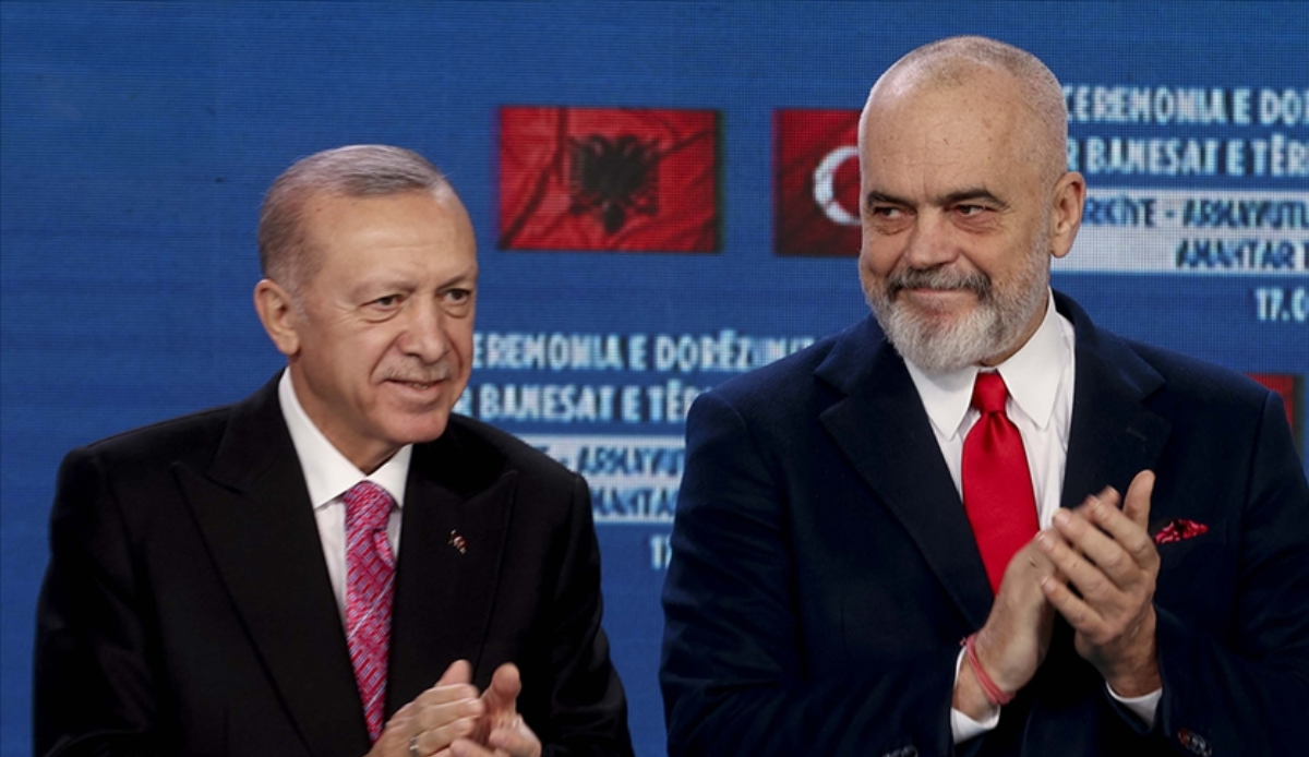 Yunan medyasından Cumhurbaşkanı Erdoğan&#039;ı öven Arnavut Başbakan&#039;a sansür!
