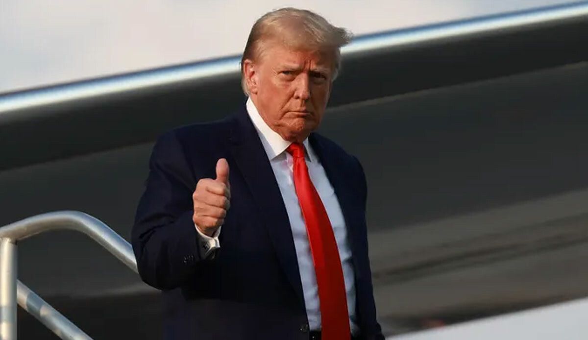Donald Trump alay konusu oldu: İri cüsse, minik parmaklar