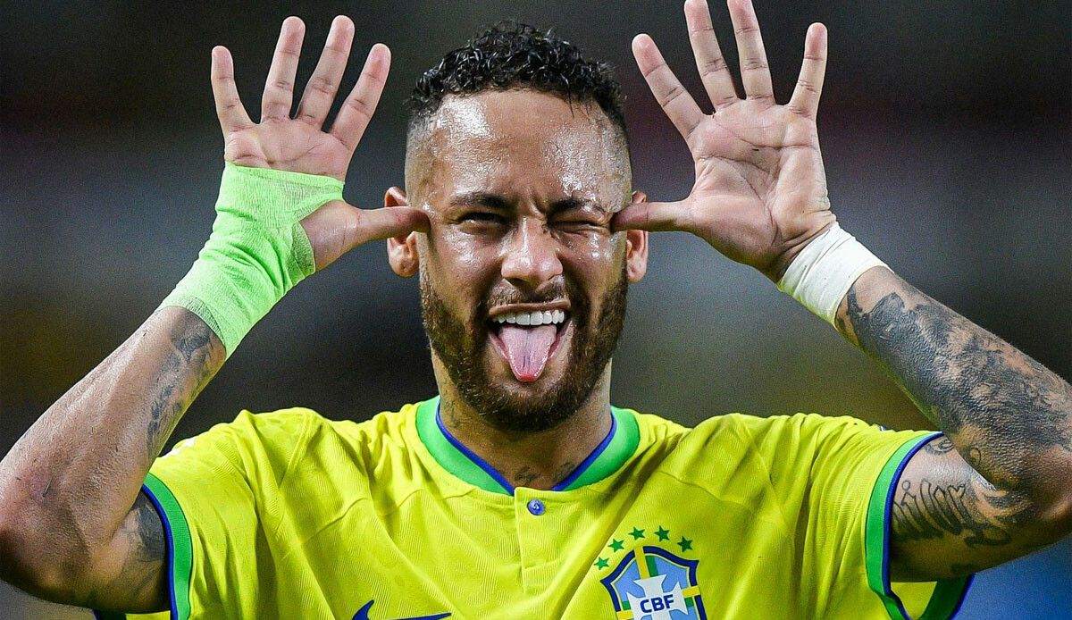 Neymar Brezilya tarihine geçti! Efsane golcü Pele&#039;yi geride bıraktı