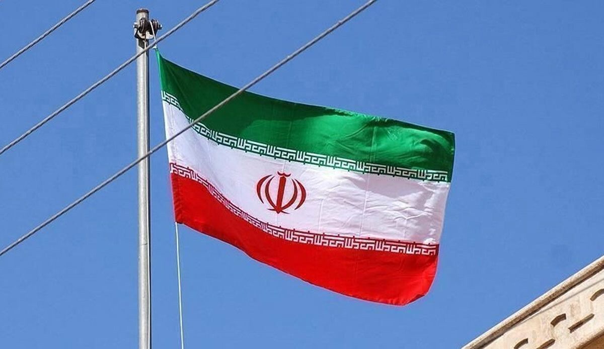 İranlı eski diplomat Tahran yönetimini uyardı: Tarafsız kalın