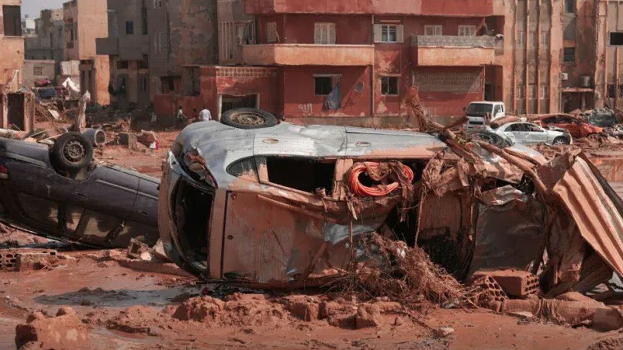 Libya&#039;da sel felaketi! 5 bin 200 kişi hayatını kaybetti: Toplu defin yapılıyor