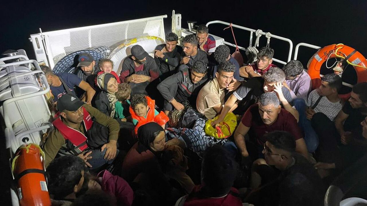 Lastik botla umuda yolculuk yarım kaldı: Datça’da 30 kaçak göçmen yakalandı!