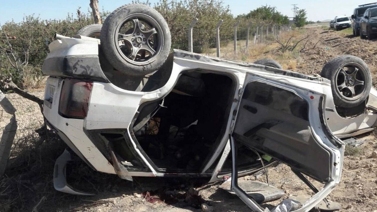 Karaman&#039;da feci kaza! Otomobil ters döndü: 1 ölü, 3 yaralı