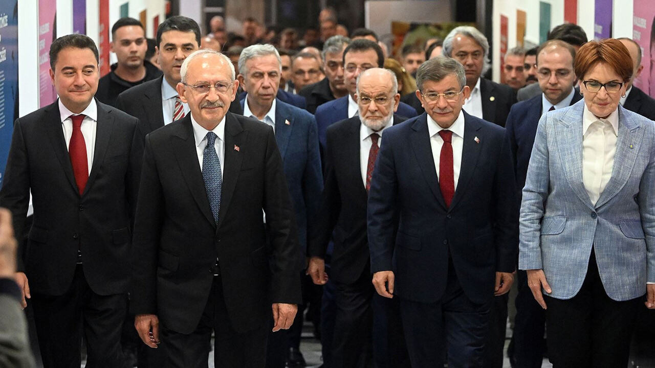 Ahmet Davutoğlu&#039;ndan ittifak açıklaması: Bununla yaşamak durumundayız