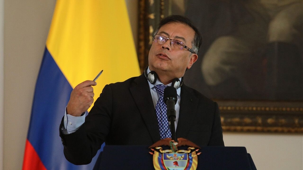 Kolombiya Cumhurbaşkanı Petro&#039;dan Başsavcı Barbosa&#039;ya &#039;Anayasaya karşı darbe&#039; iddiası
