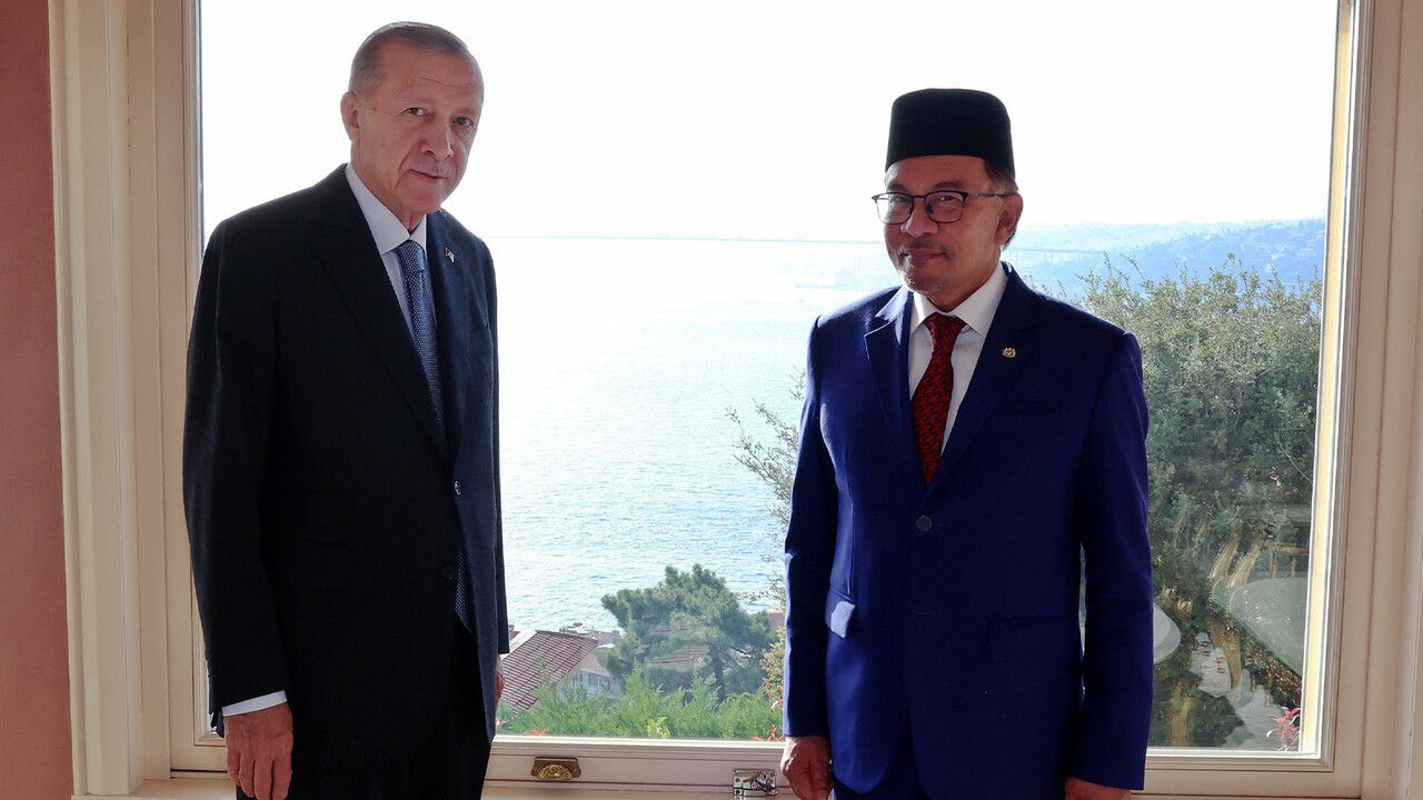 Cumhurbaşkanı Erdoğan, Malezya Başbakanı İbrahim&#039;i kabul etti