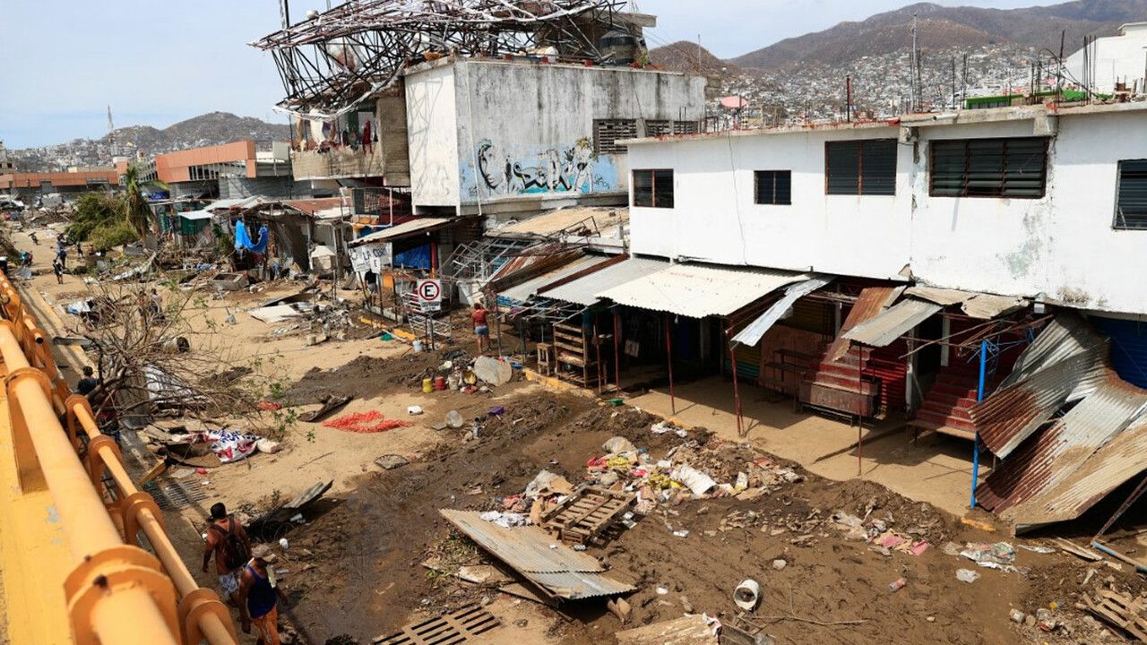 Meksika&#039;yı Otis Kasırgası vurdu: 48 kişi öldü