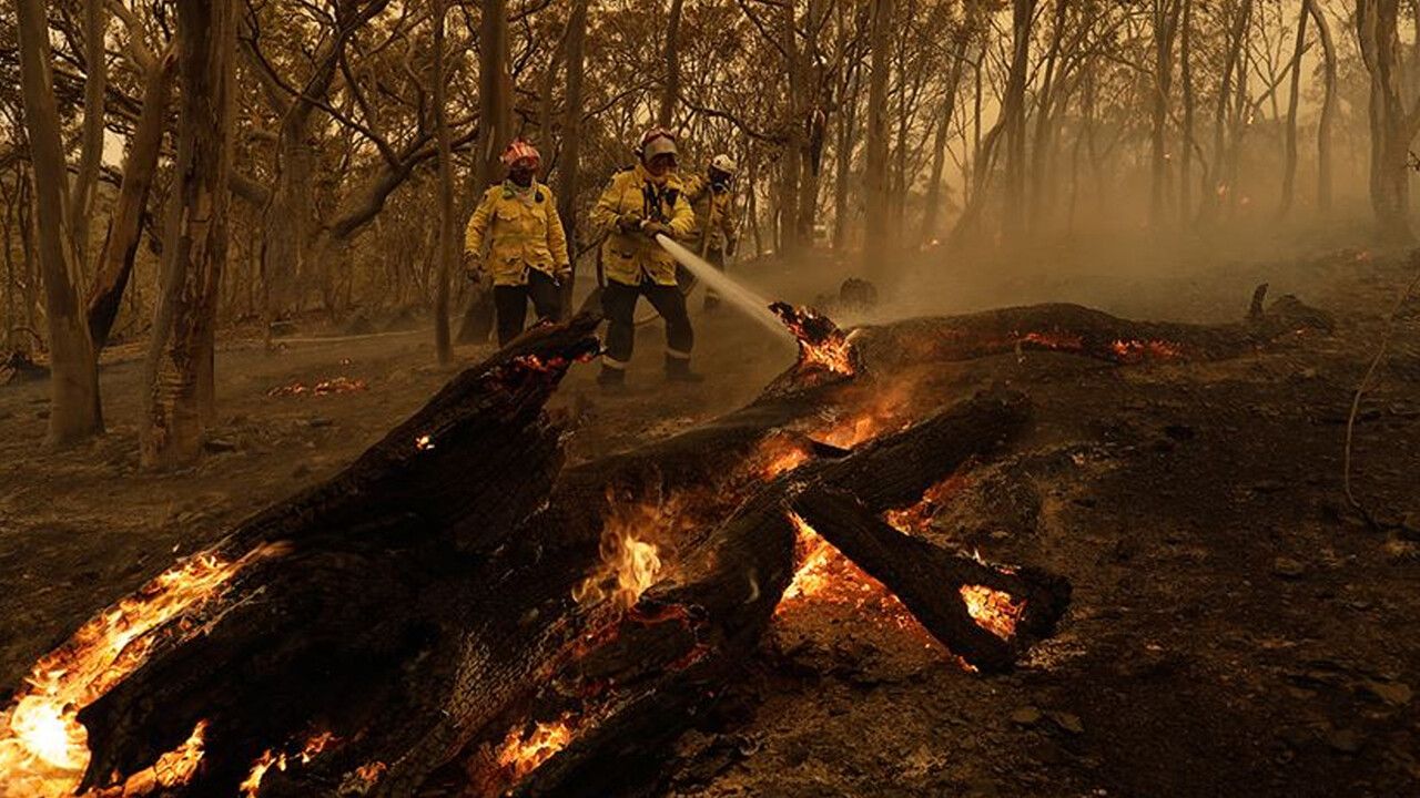 Avustralya&#039;da yangın söndürme uçağı düştü! 3 kişi hayatını kaybetti
