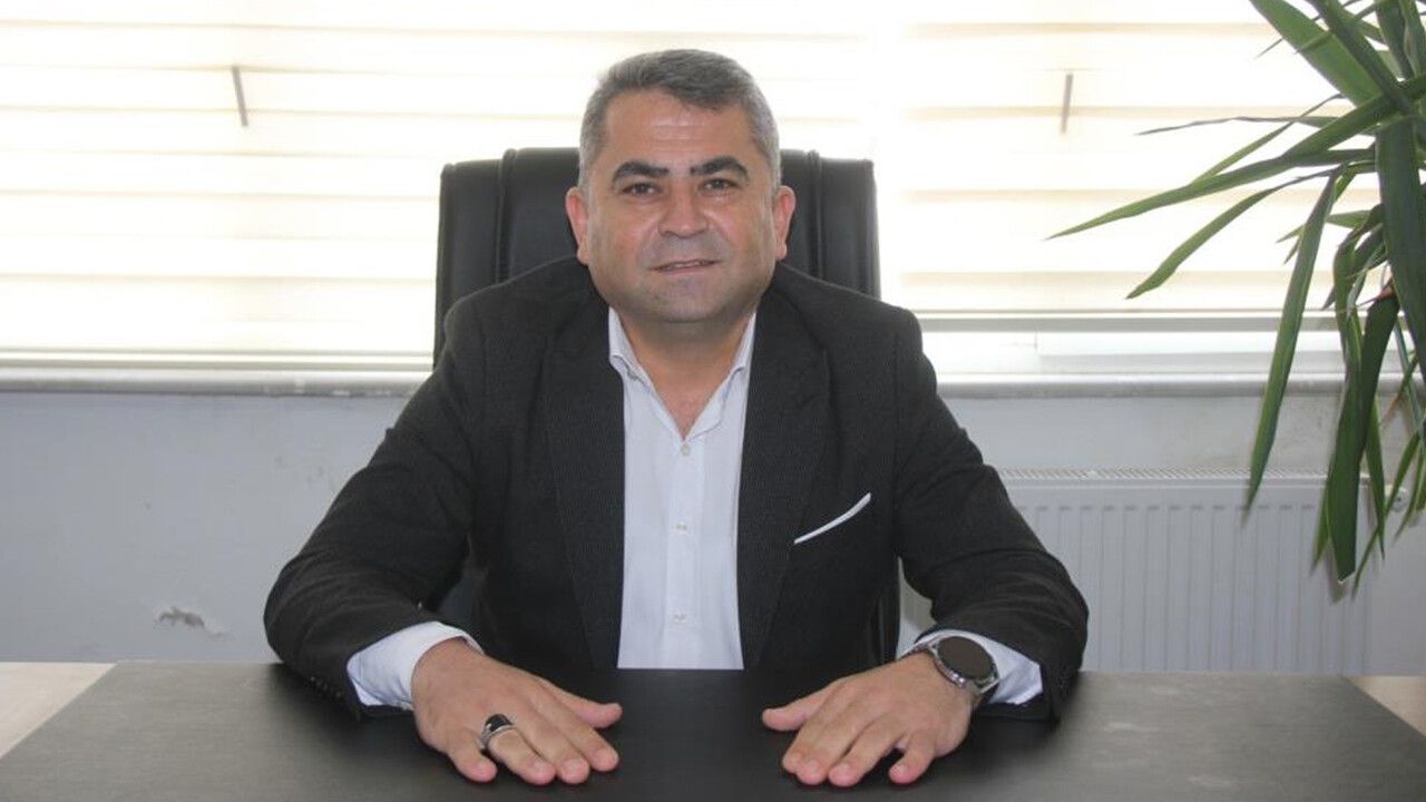 CHP’li meclis üyesi  Özgür Özel’in Selahattin Demirtaş’a selam yollaması nedeniyle partisinden istifa etti