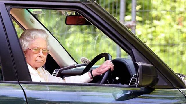 Kraliçe Elizabeth öldü, arabasının fiyatı yüzde 302 arttı