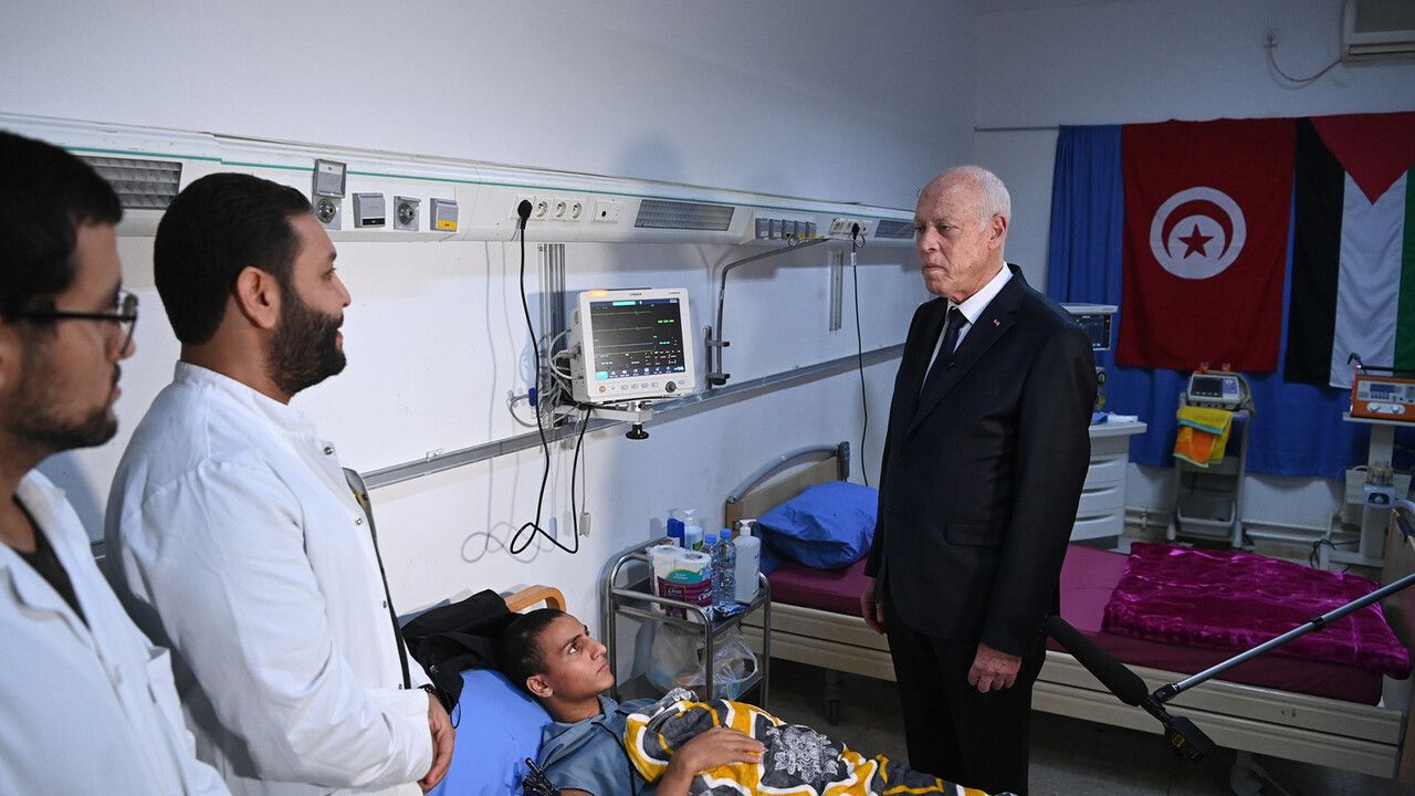 Tunus Cumhurbaşkanı Kays Said, Gazzeli yaralıları ziyaret etti: &#039;Nerede o bahsettikleri insancıl hukuk&#039;