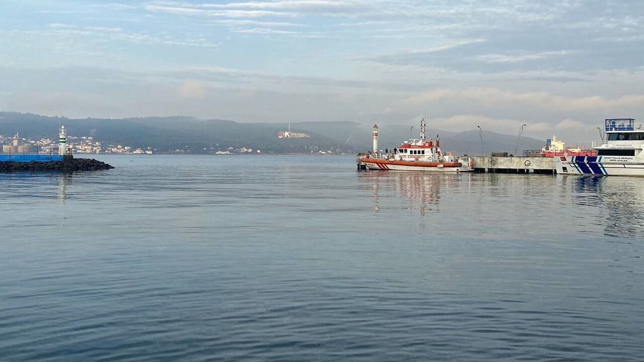 Çanakkale Boğazı&#039;nda gemi trafiğine sis engeli