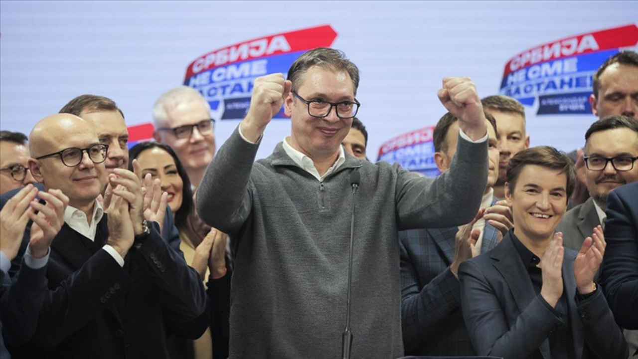 Sırbistan&#039;da genel seçimleri Vucic&#039;in desteklediği ittifak kazandı