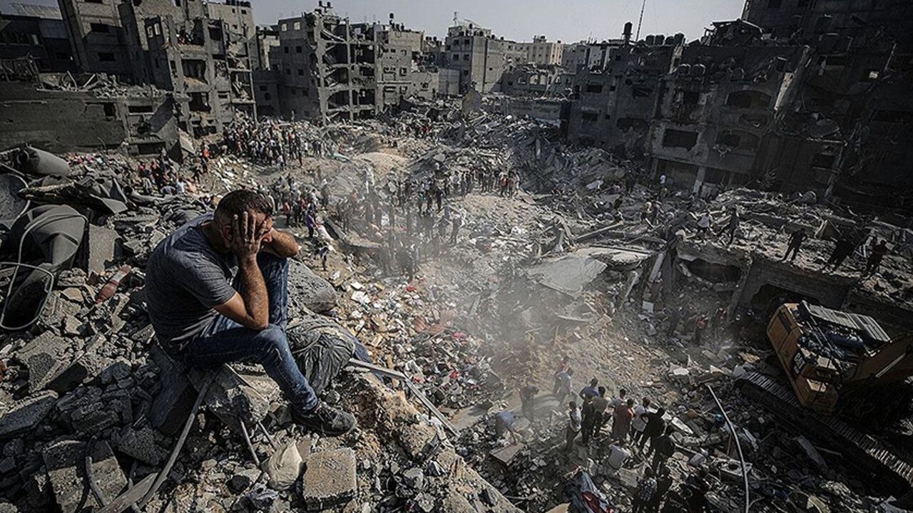 İsrail bombaları yine Cibaliya Mülteci Kampı&#039;nı vurdu! Gazze&#039;de can kaybı 20 bine yaklaştı