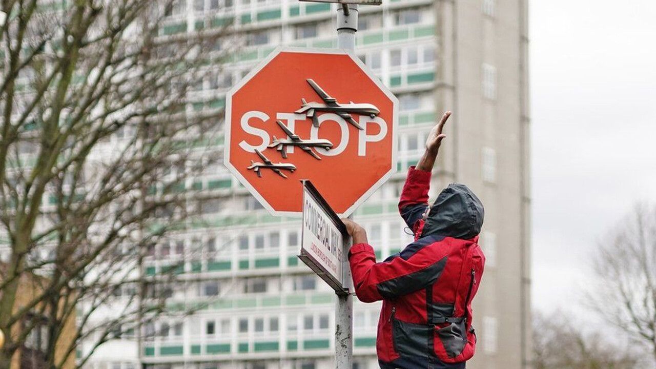 Londra&#039;daki Banksy eserini çalan kişi yakalandı