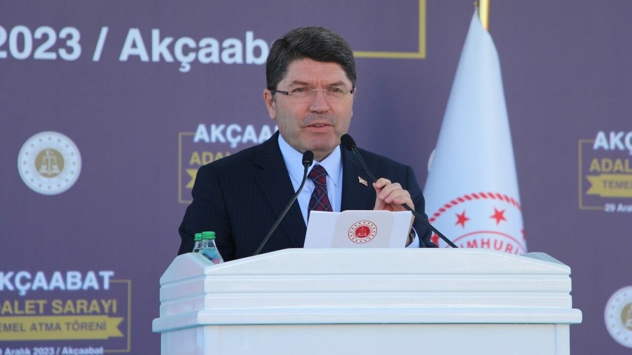 Adalet Bakanı Tunç&#039;tan yeni anayasa mesajı: Darbeciler tarafından yazılmış anayasadan kurtulmamız lazım
