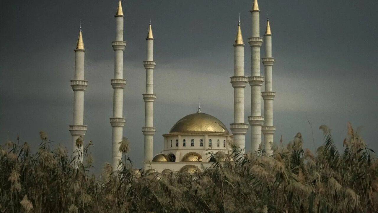 Kıbrıs&#039;ta 6 minareli Dr. Suat Günsel Camii büyük açılışa hazırlanıyor