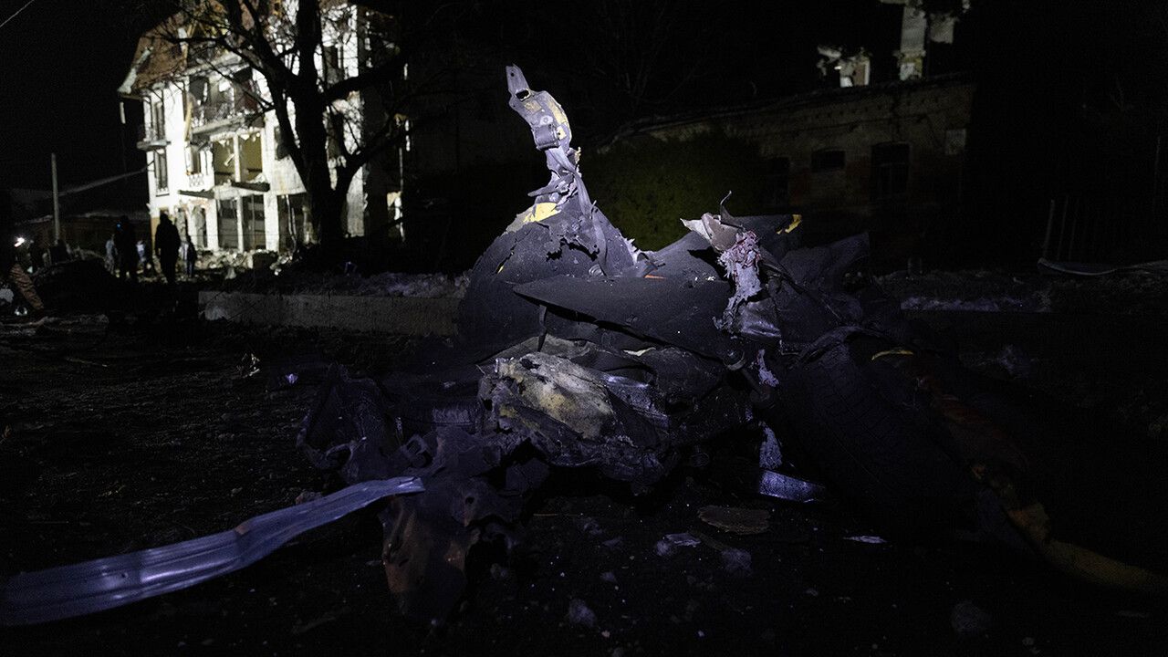 Ukrayna&#039;da Türk gazetecilerin kaldığı otel füzelerin hedefi oldu!
