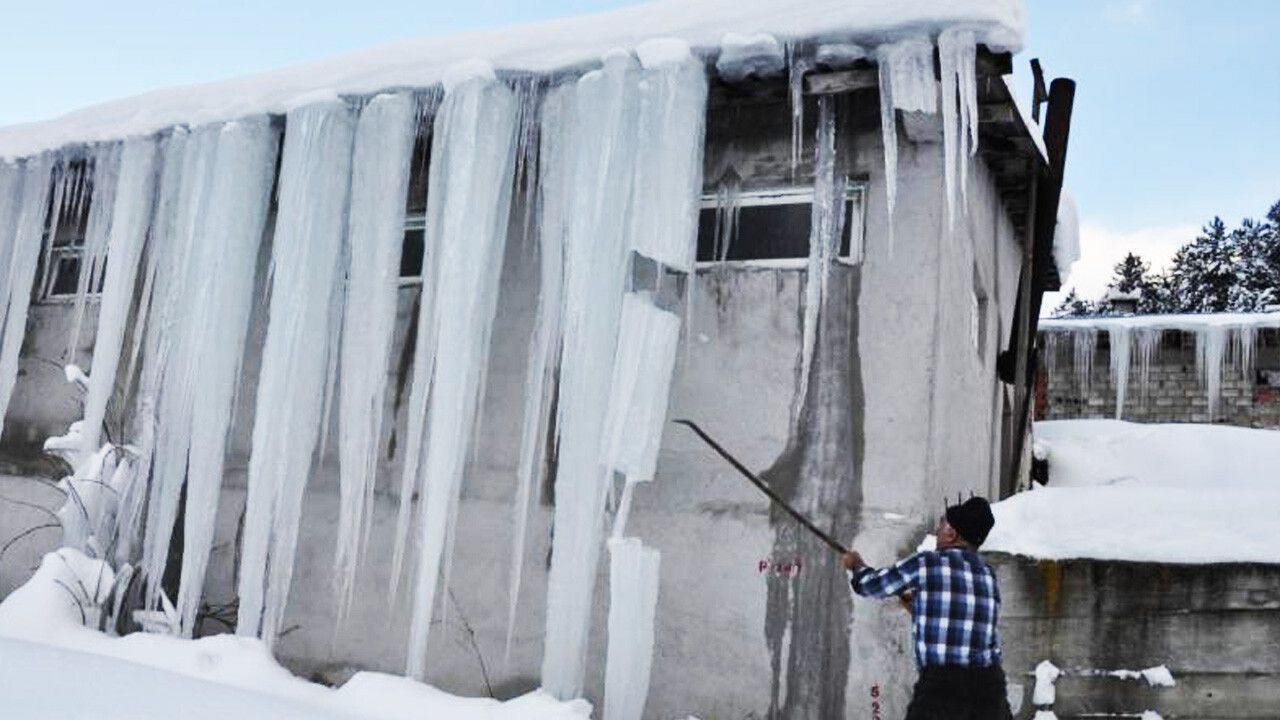 Resmen buz tuttuk... Sıcaklık eksi 18&#039;e düştü, Türkiye&#039;nin en soğuk ili belli oldu