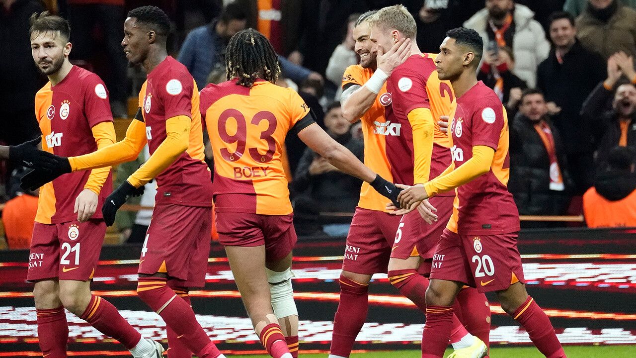 Galatasaray&#039;ın zirve takibi sürüyor! 3 puanı 2 golle aldı (Galatasaray 2-1 Kayserispor)