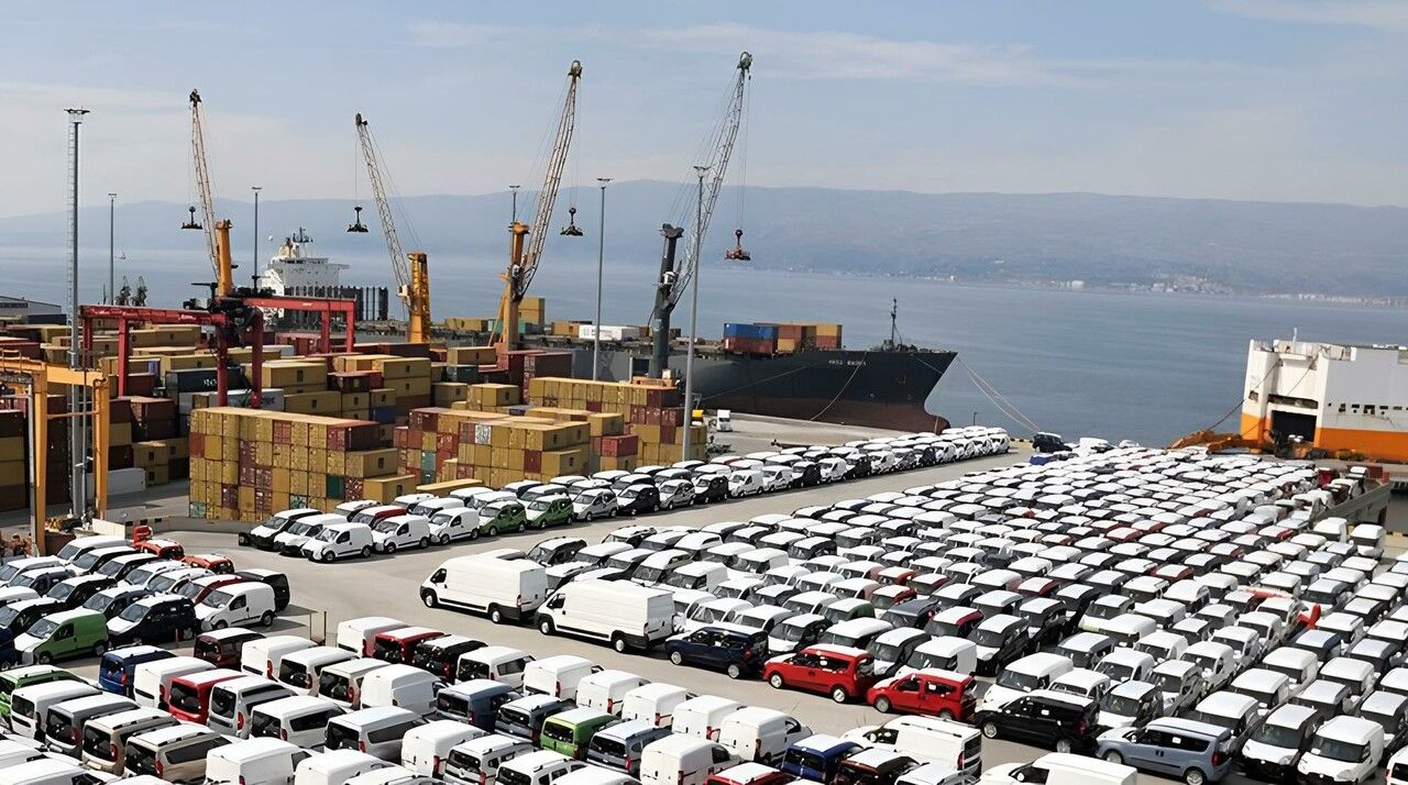 Türkiye&#039;den otomotivde bir rekor daha! 2.3 milyar dolarlık ihracat