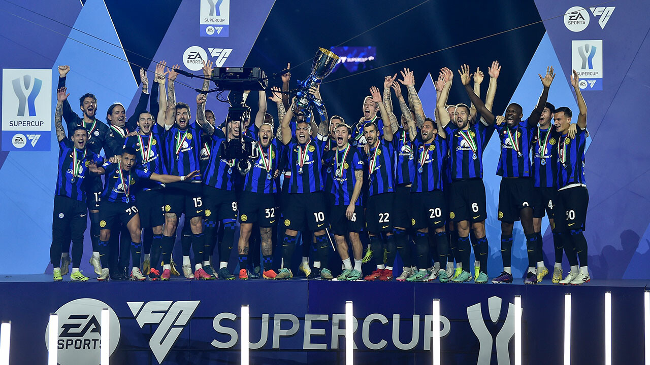 Hakan Çalhanoğlu bir kupa daha kazandı! Inter şampiyonluğu tek golle aldı