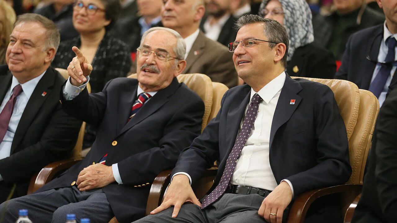 Eskişehir&#039;de yeniden aday gösterilmedi! CHP lideri Özel, Yılmaz Büyükerşen&#039;in yeni görevini açıkladı