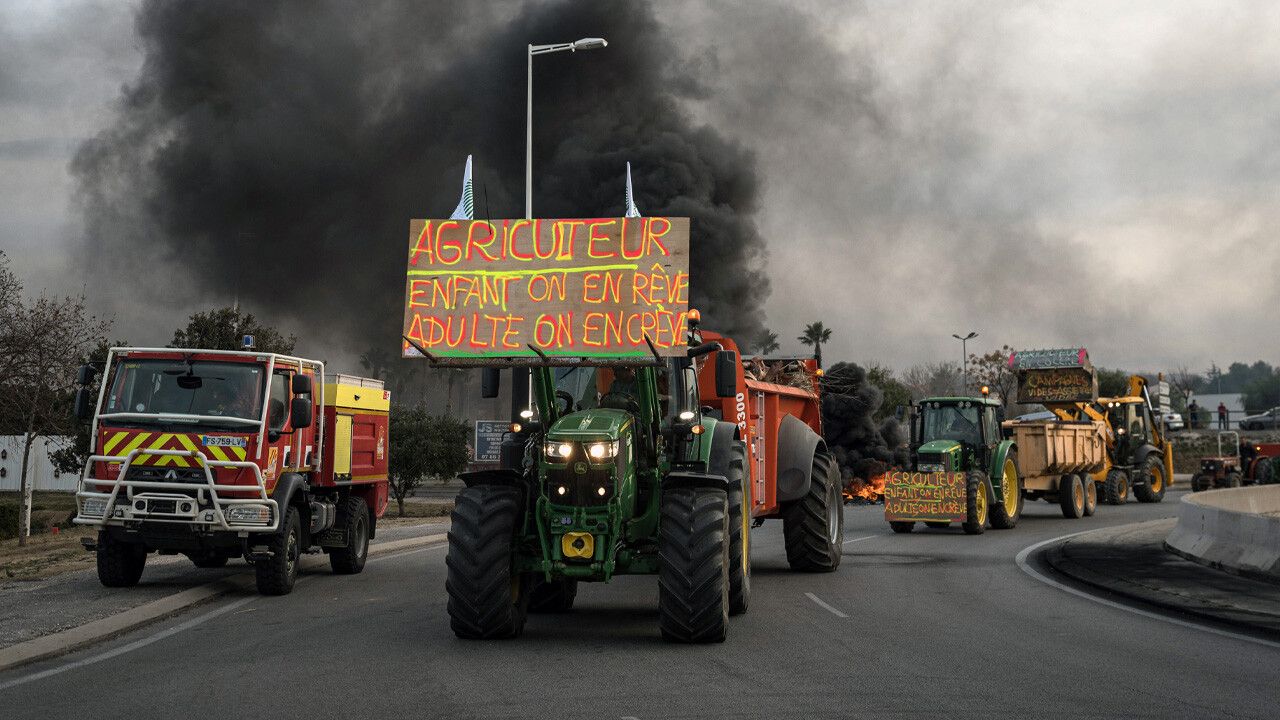 &#039;Kuşatma&#039; eylemleri devam ediyor! Öfkeli çiftçiler Paris&#039;in en büyük pazarında