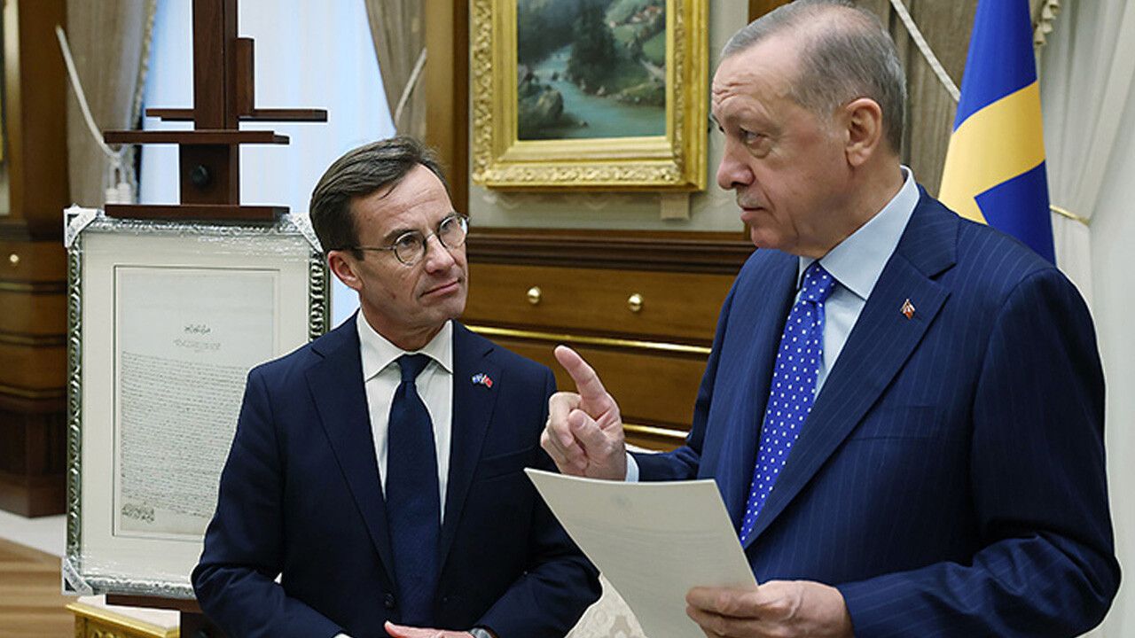Erdoğan&#039;dan NATO onayının ardından İsveç ile ilk temas