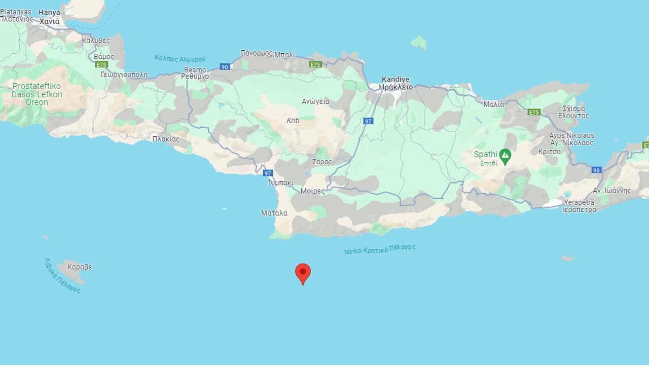 Akdeniz&#039;de korkutan deprem! Kandilli&#039;den ilk veriler geldi