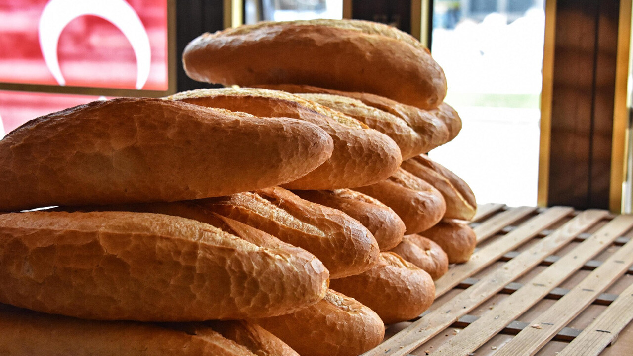 Belediyeden &#039;ucuz ekmek&#039; protokolü: İmzalar atıldı, 4 liradan satılacak