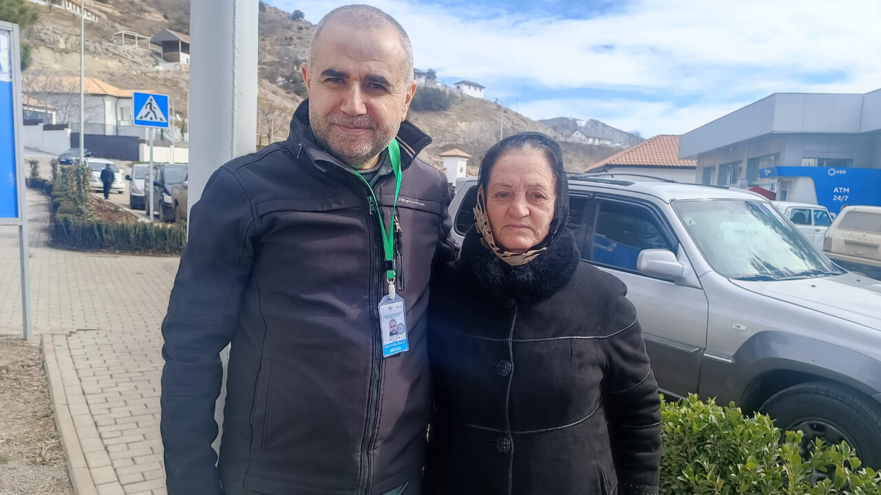 Zaferin ardından Karabağ’a döndü, şehit kardeşinin naaşını arıyor