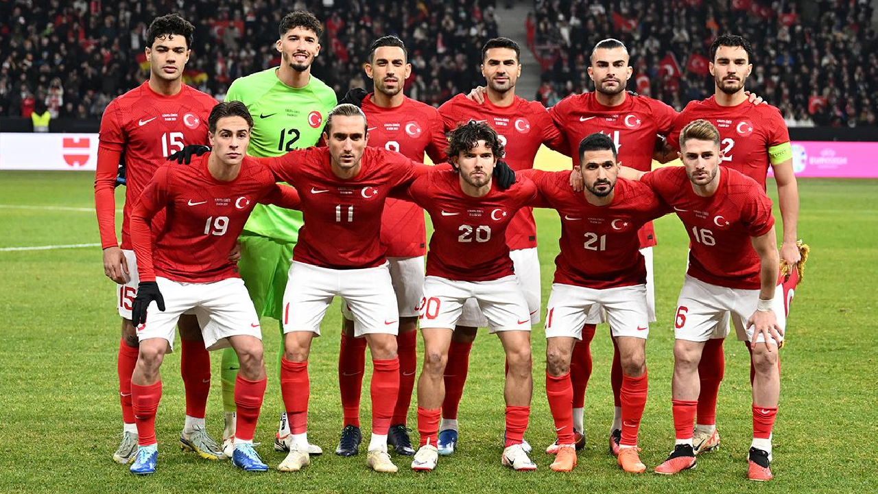 FIFA dünya sıralaması açıklandı! Türkiye 2 basamak yükseldi