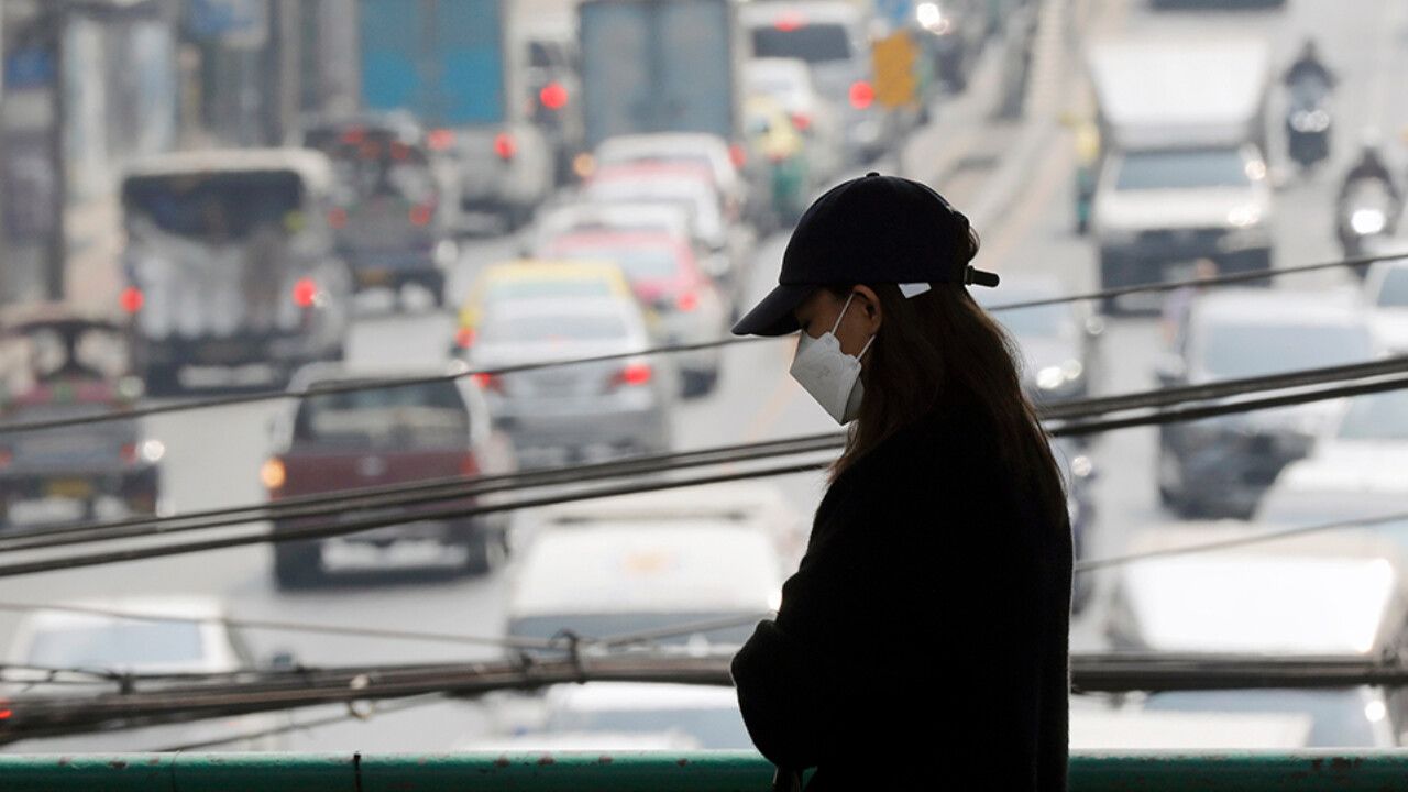 Maskeler geri döndü! Tayland&#039;da hava kirliliği alarm zillerini çaldırdı