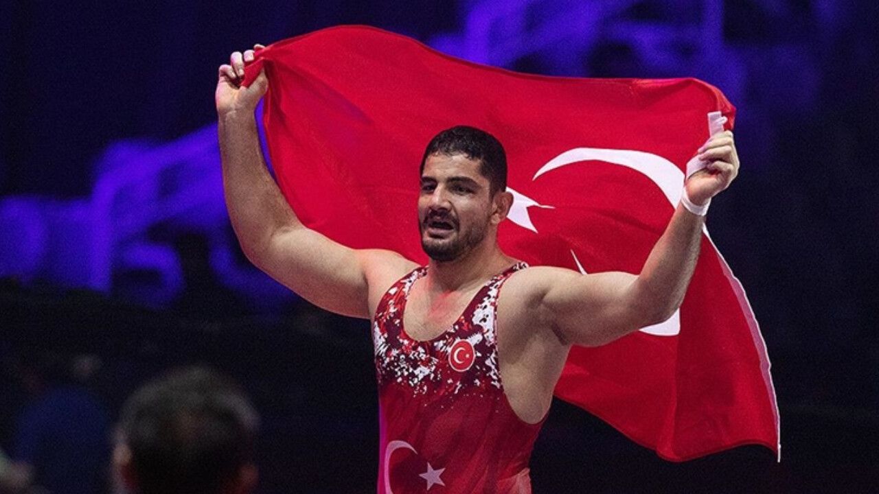 Hedef altın madalya! Milli sporcu Taha Akgül finale yükseldi