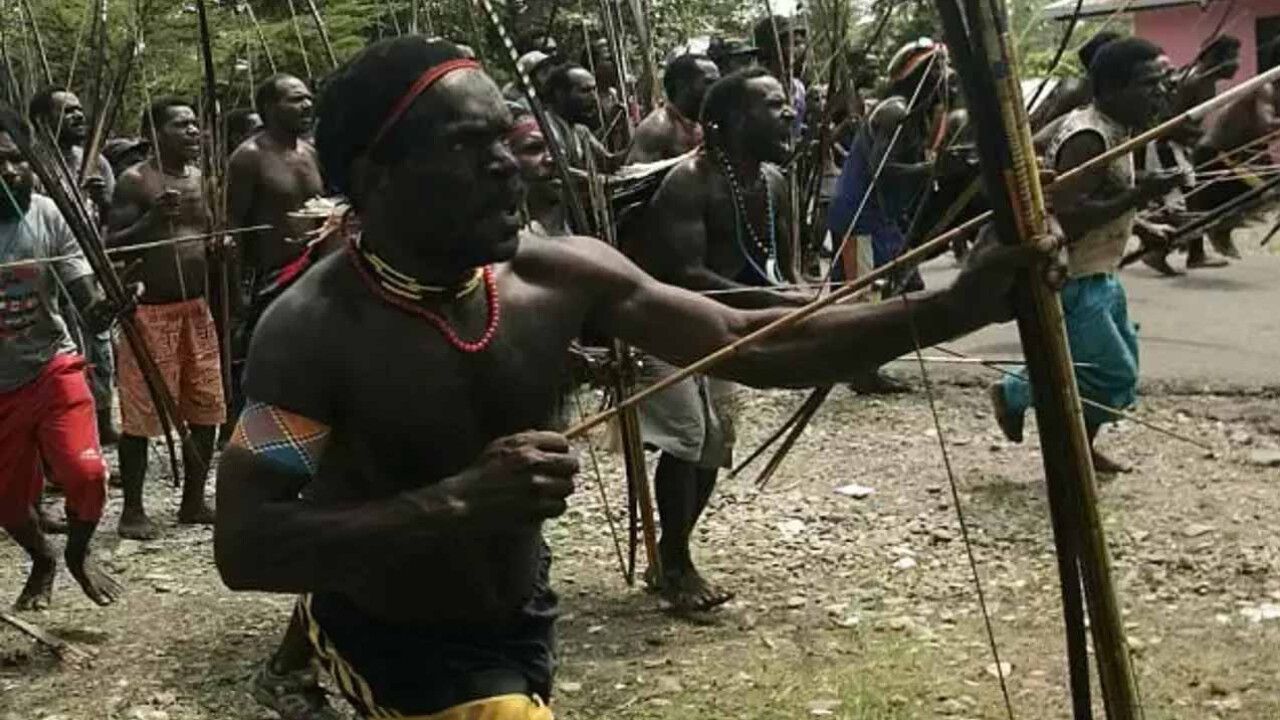 Papua Yeni Gine&#039;deki iki kabile birbirine pusu kurdu: 60&#039;dan fazla ölü var