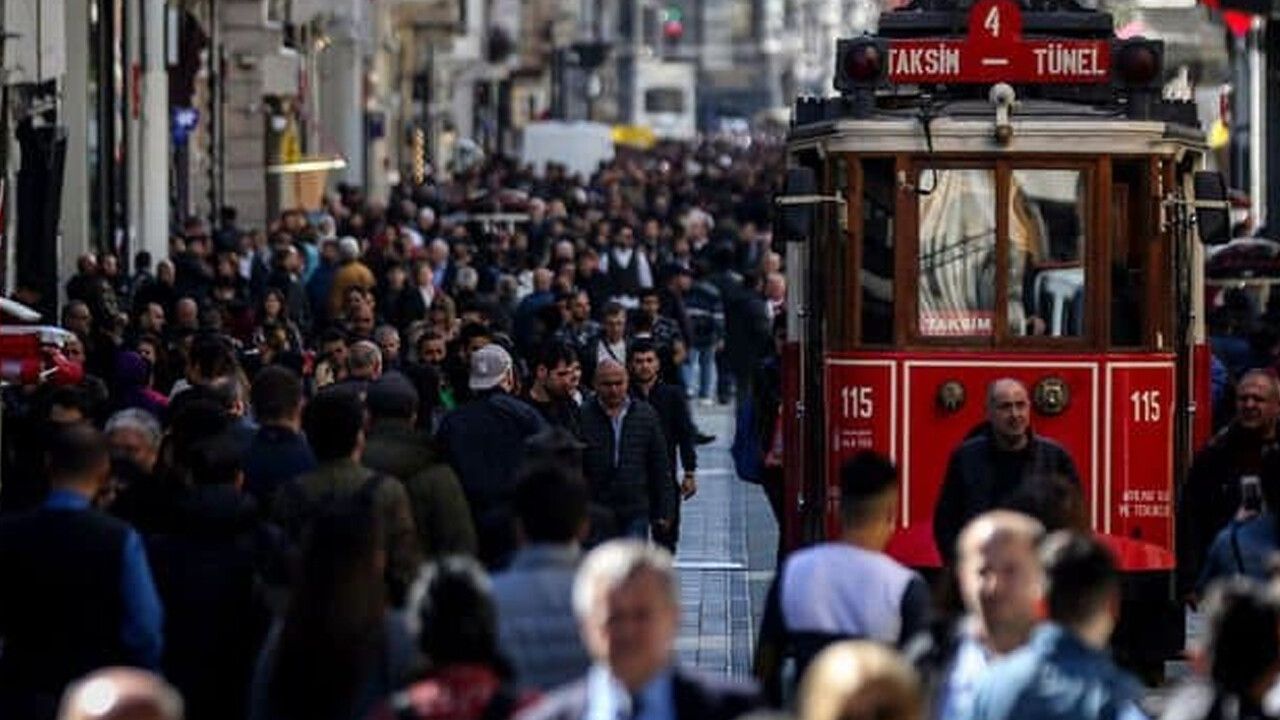 Türkiye&#039;de işsizlik oranı dip yaptı! Son 42 çeyreğin en düşük seviyesinde