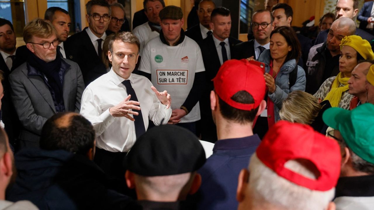 Çiftçiler fuarı bastı Macron çaresiz kaldı