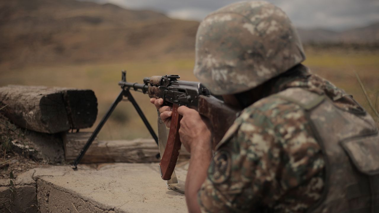 Rahat durmuyorlar! Ermeni askerler, Azerbaycan mevzilerine bir kez daha ateş açtı