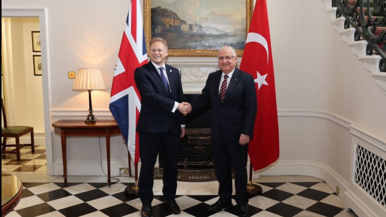 Milli Savunma Bakanı Güler, İngiliz mevkidaşı Shapps ve Genelkurmay Başkanı Radakin ile görüştü